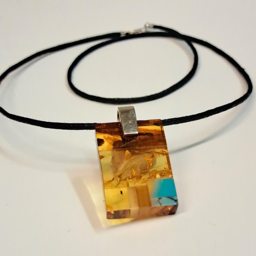 Click to view detail for HWG-2392 Pendant, Multi-Color Rectangular Shape with TQ Accent $58